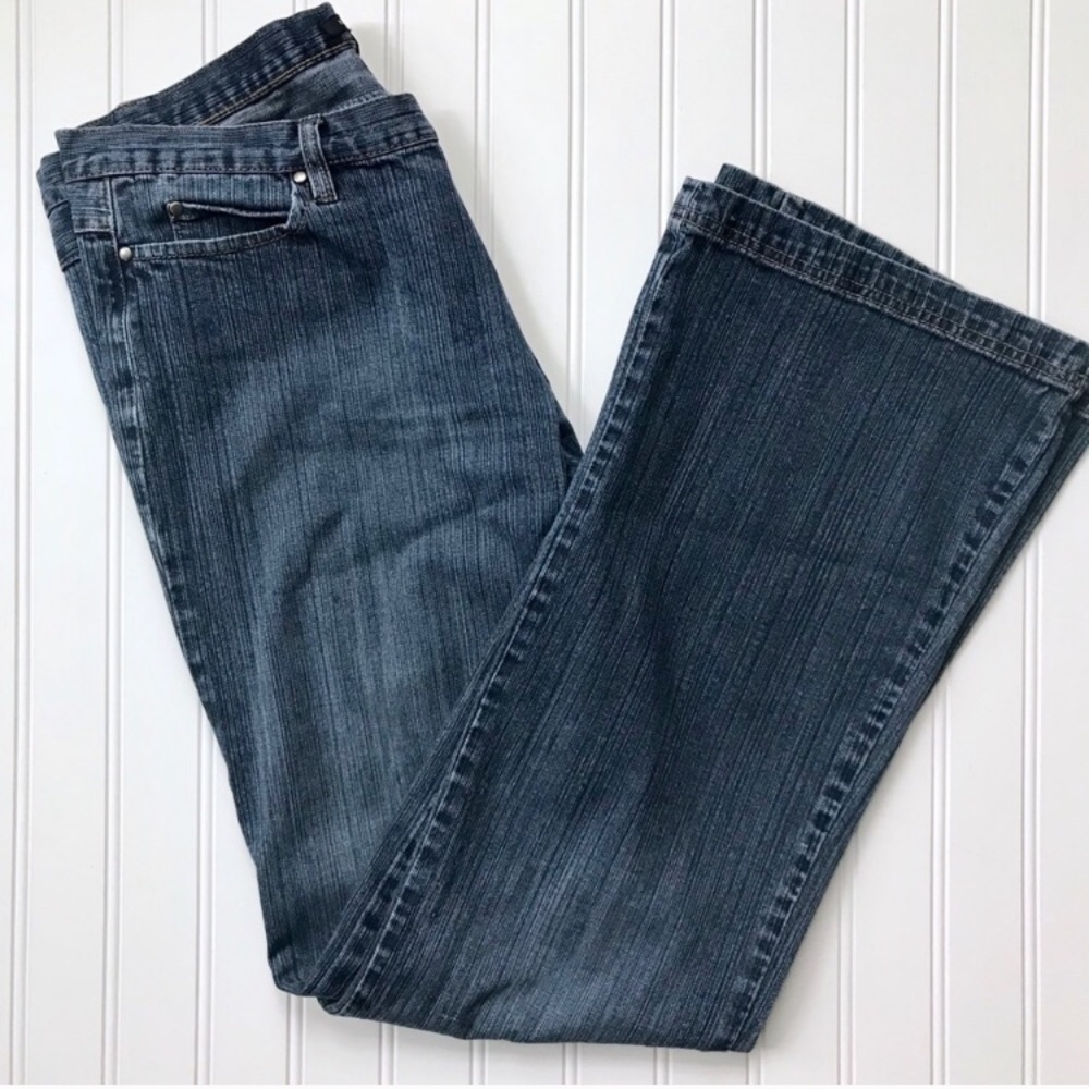 •Kenneth Cole• boot cut jeans